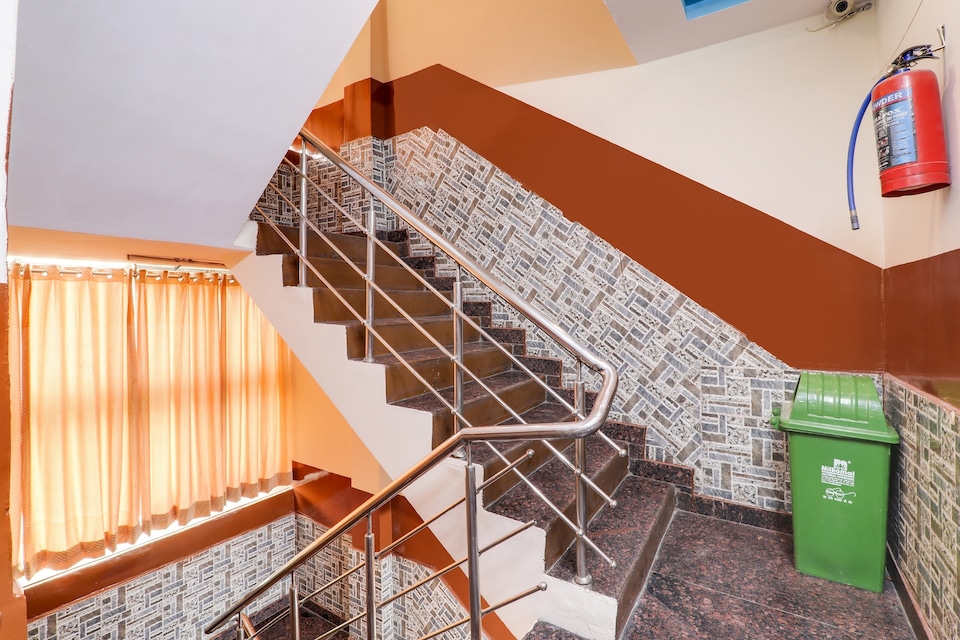 OYO Flagship Bridge View Hotel, Kanpur Railway Station, Kanpur