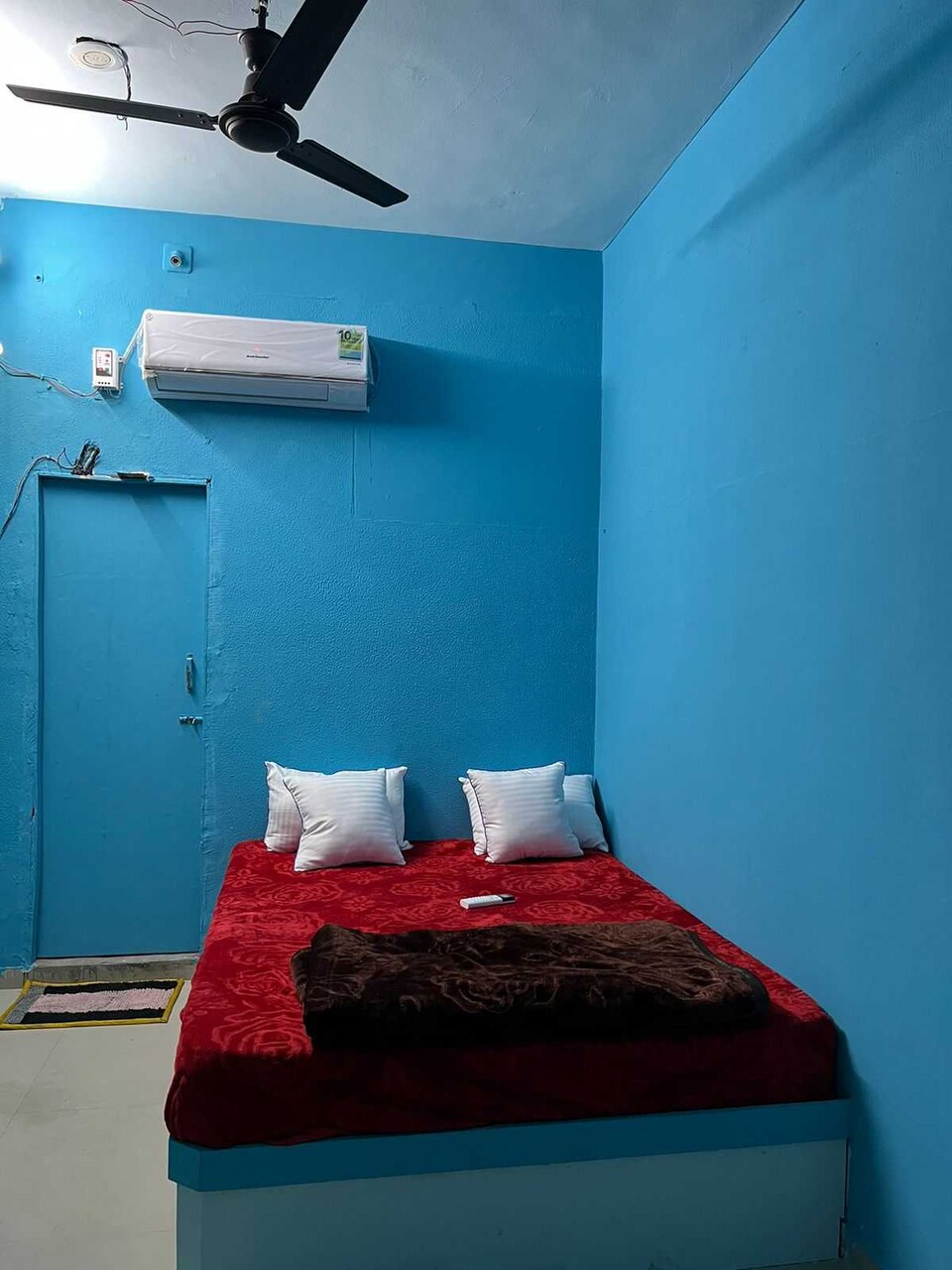 POP Hotel Happy, Textile Market Surat, Surat