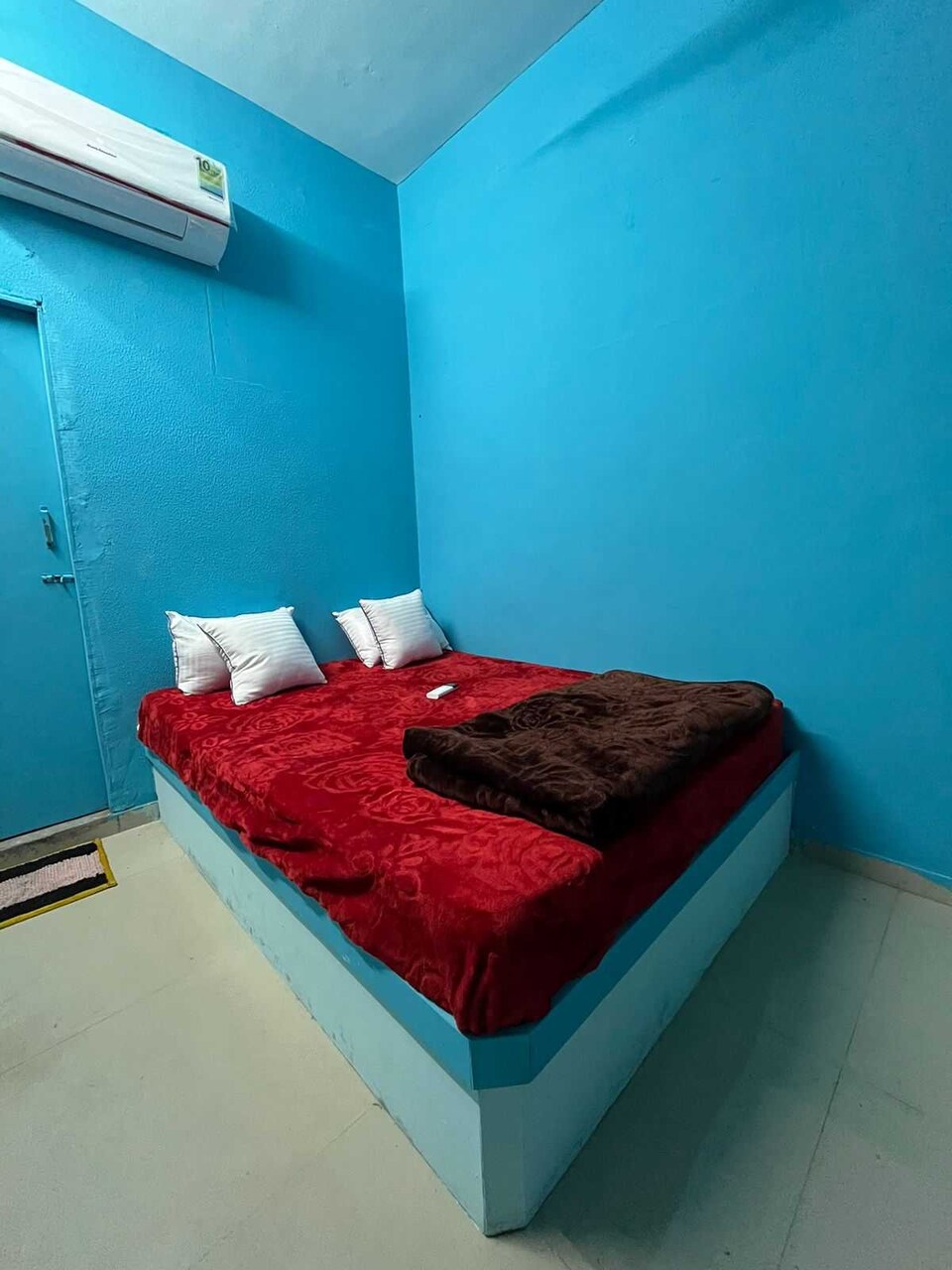 POP Hotel Happy, Textile Market Surat, Surat