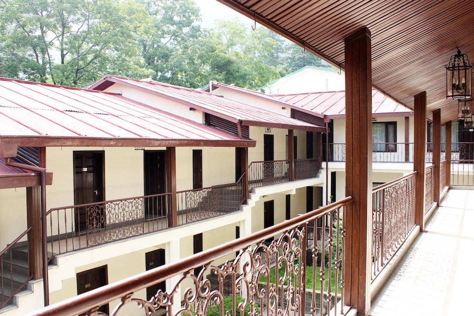 OYO Hotel Earl's Court, Highcourt Nainital, Nainital