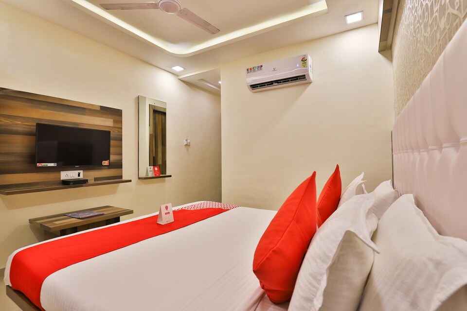 OYO Hotel Sunshine, SG Highway Ahmedabad, Ahmedabad