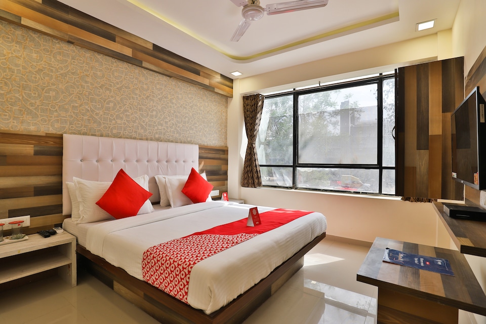 OYO Hotel Sunshine, SG Highway Ahmedabad, Ahmedabad