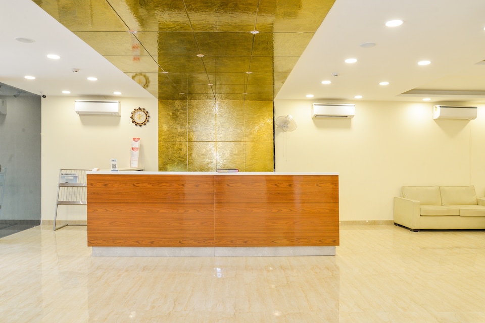 Capital O 12674 Hotel Grand Suites, Airport Delhi, Delhi Transit