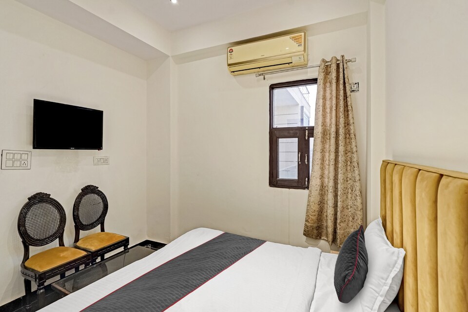Townhouse 806285 Hotel Shiv Shiva Residency, Noida City, Noida