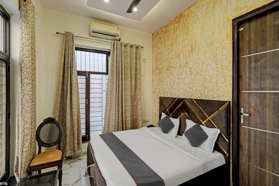 Townhouse 806285 Hotel Shiv Shiva Residency, Noida City, Noida