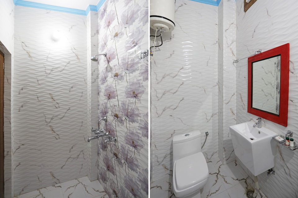 Hotel O The Royal Plaza, Noida City Metro, नोएडा