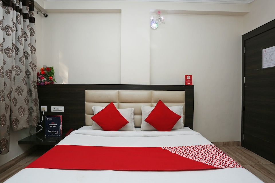 Super Hotel O Relax , City Centre, Gwalior