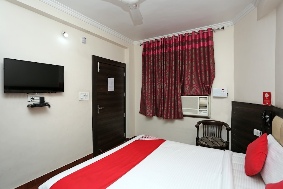 Super Hotel O Relax , City Centre, Gwalior