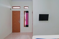 SPOT ON 92093 Feri Homestay