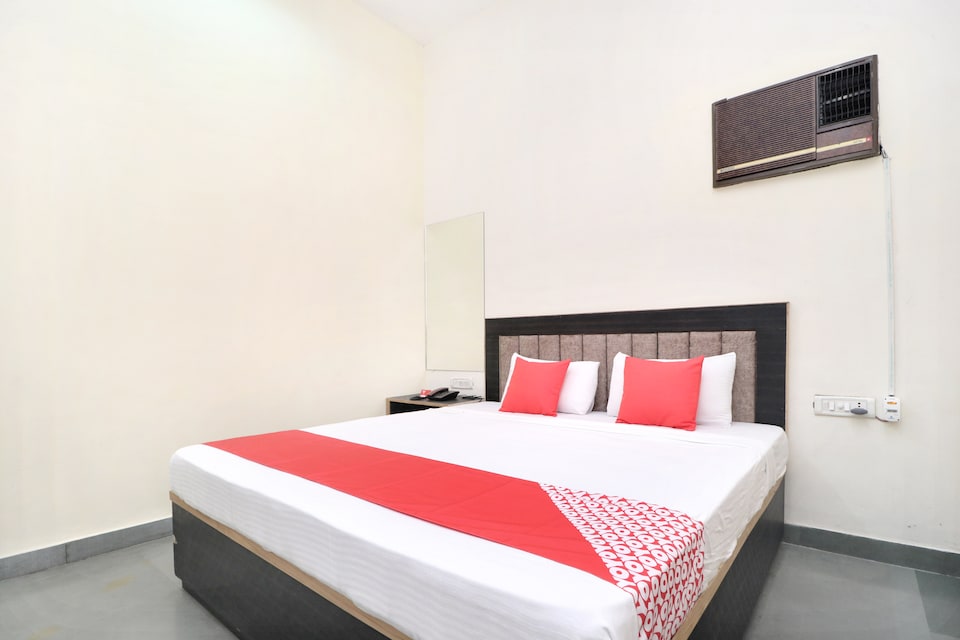 OYO 12683 The Amsons, GT Road Ludhiana, Ludhiana