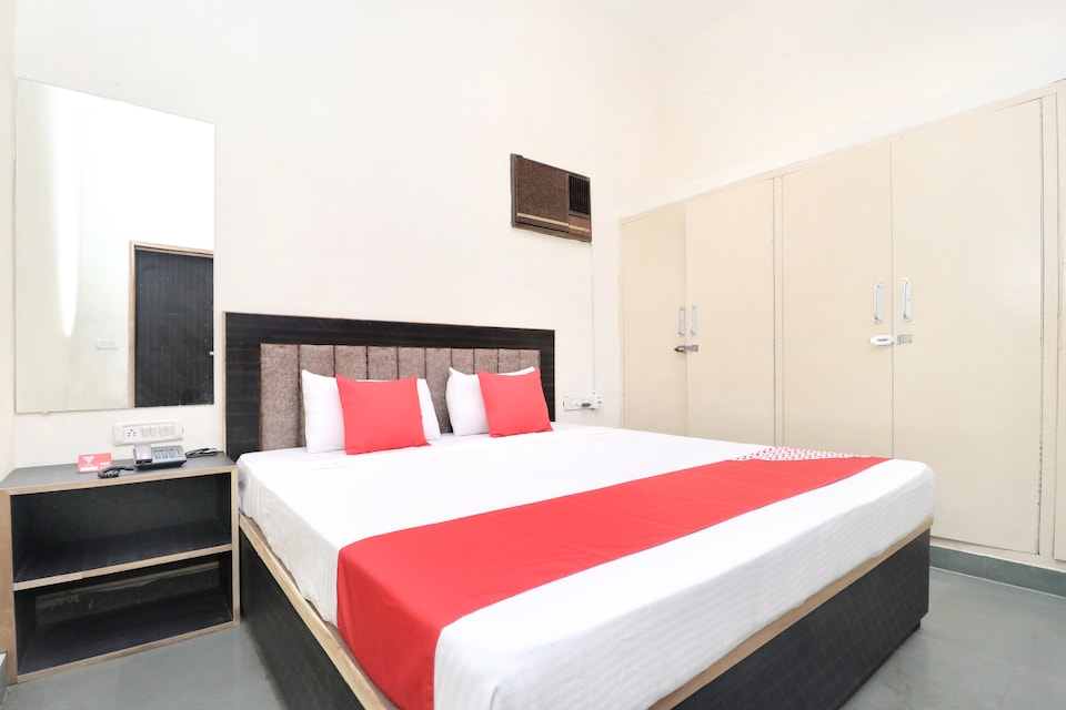 OYO 12683 The Amsons, GT Road Ludhiana, Ludhiana