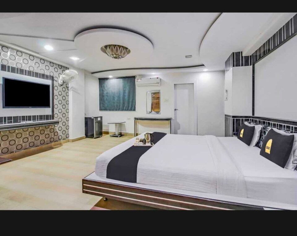 OYO Hotel 24/7 City, Hamidia Road Bhopal, Bhopal