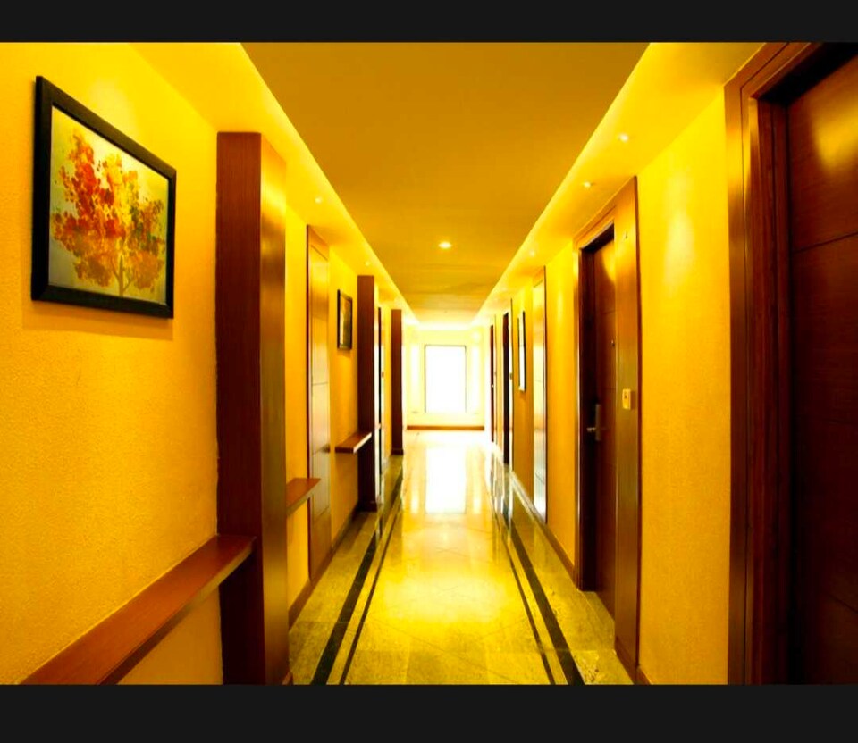 OYO Hotel 24/7 City, Hamidia Road Bhopal, Bhopal