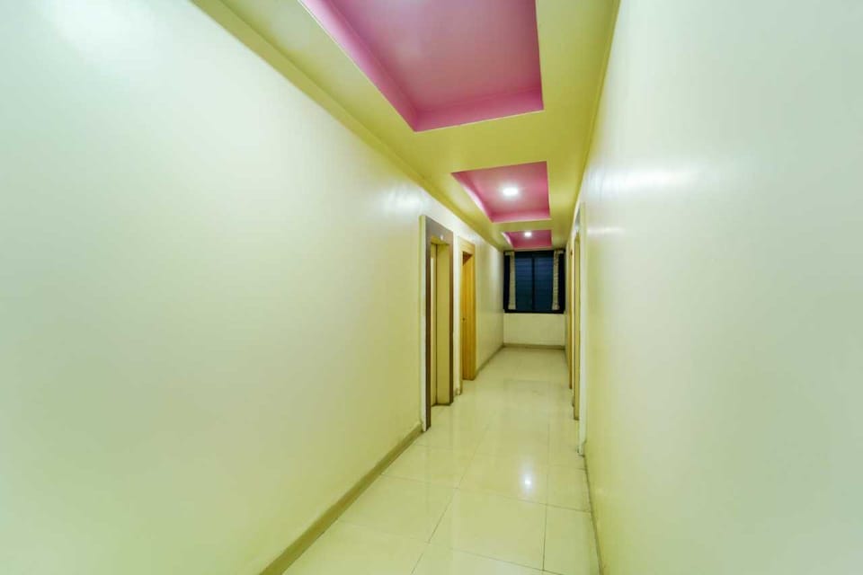 Hotel O Kunal Lodge, Khed Shivapur, Pune