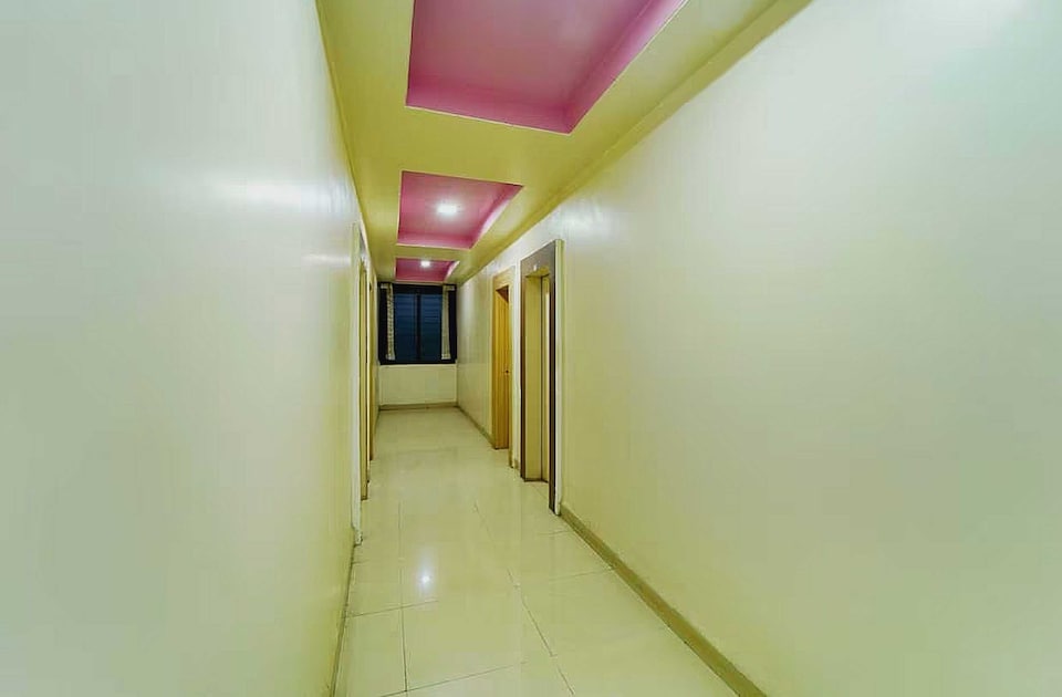 Hotel O Kunal Lodge, Khed Shivapur, Pune