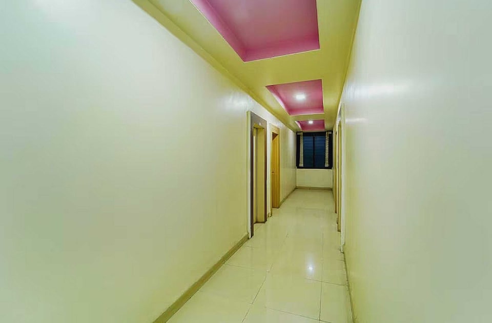 Hotel O Kunal Lodge, Khed Shivapur, Pune