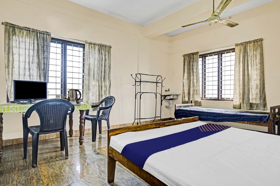 SPOT ON Sarovaram Arcade, Vytilla Kochi, Kochi