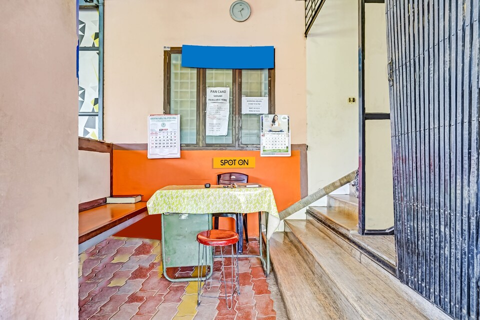 SPOT ON Sarovaram Arcade, Vytilla Kochi, Kochi