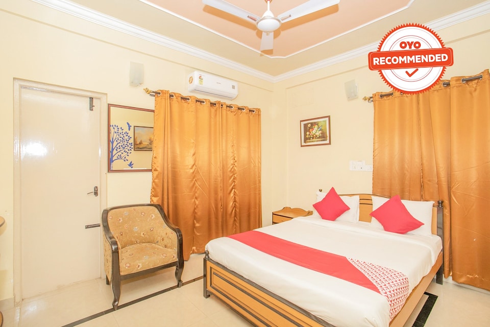 Collection O 12684 Compact Green View, Koramangala Sony World Signal-II, Bangalore