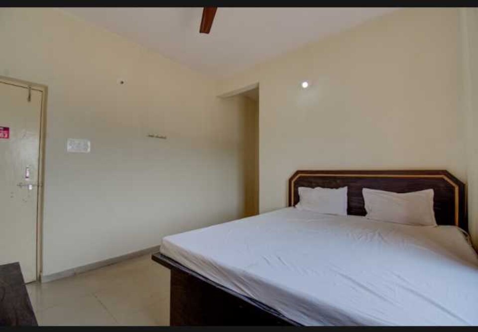 POP 80641C Hotel Anil Lodge, Hamidia Road Bhopal, Bhopal