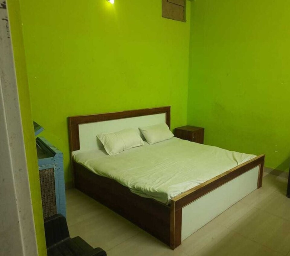 POP 80641C Hotel Anil Lodge, Hamidia Road Bhopal, Bhopal