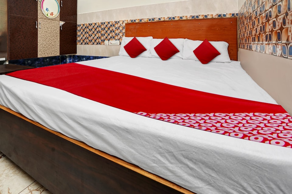 Hotel O Sri Mahalakshmi Lodge, Governorpet Vijayawada, Vijayawada