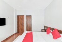 OYO The Paradise Inn