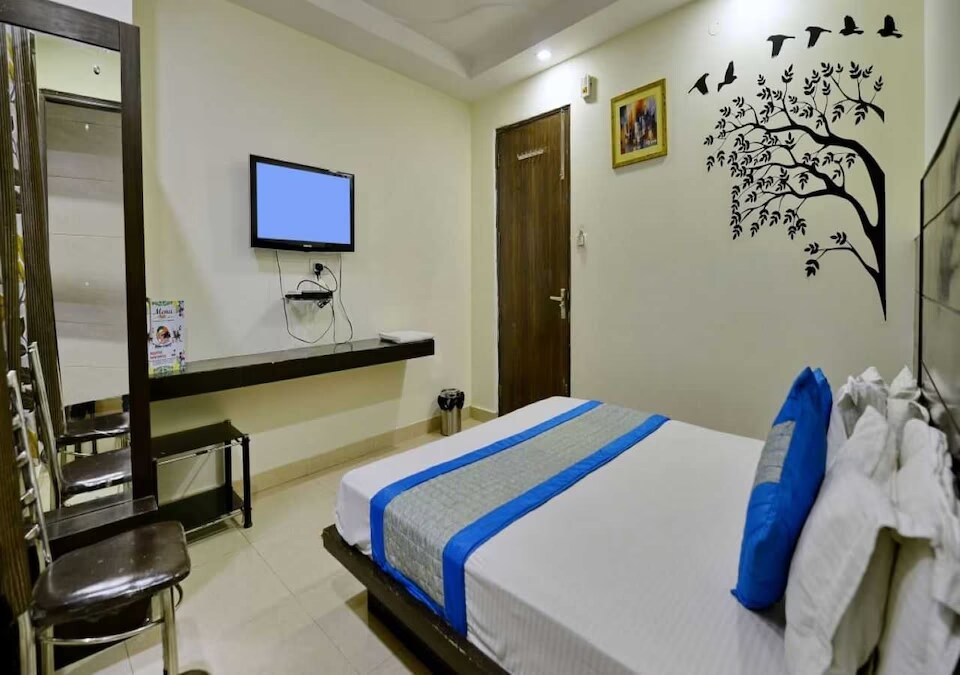 OYO Hotel Stay Deluxe Near Gurudwara Shri Bangla Sahib, Paharganj Delhi, Delhi