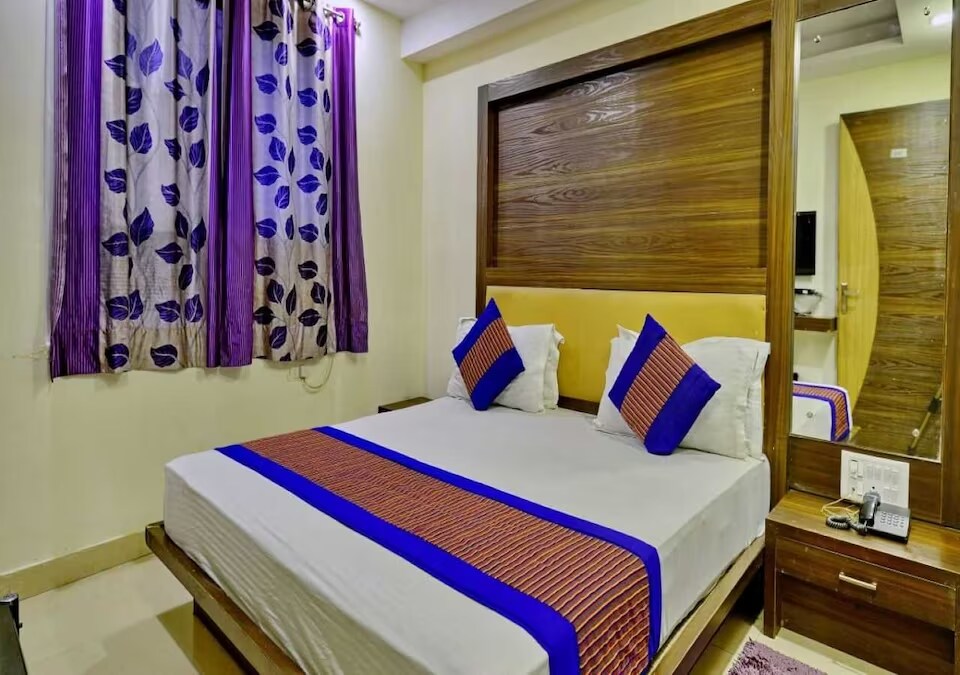 OYO Hotel Stay Deluxe Near Gurudwara Shri Bangla Sahib, Paharganj Delhi, Delhi