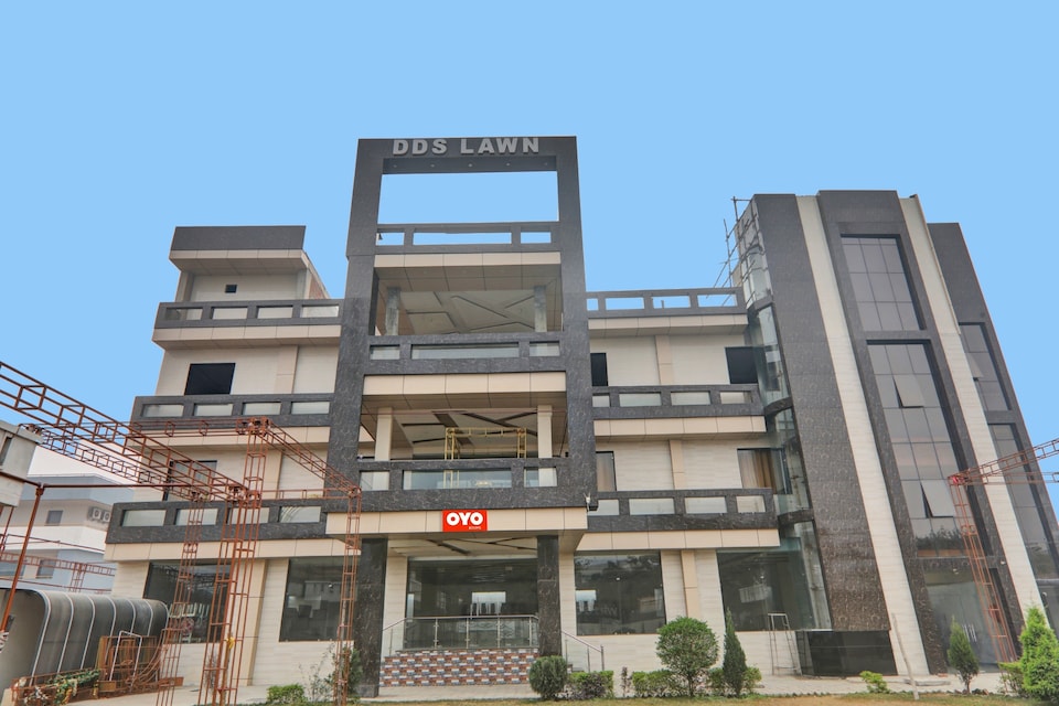 OYO Flagship Hotel DDS Lawn, Alambagh Lucknow, Lucknow