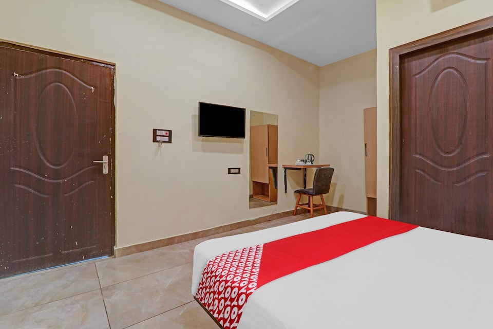 OYO Flagship Hotel DDS Lawn, Alambagh Lucknow, Lucknow