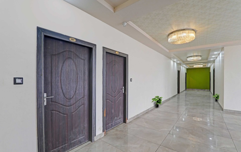  Hotel O Gyatri Palace Premium, Alambagh Lucknow, Lucknow