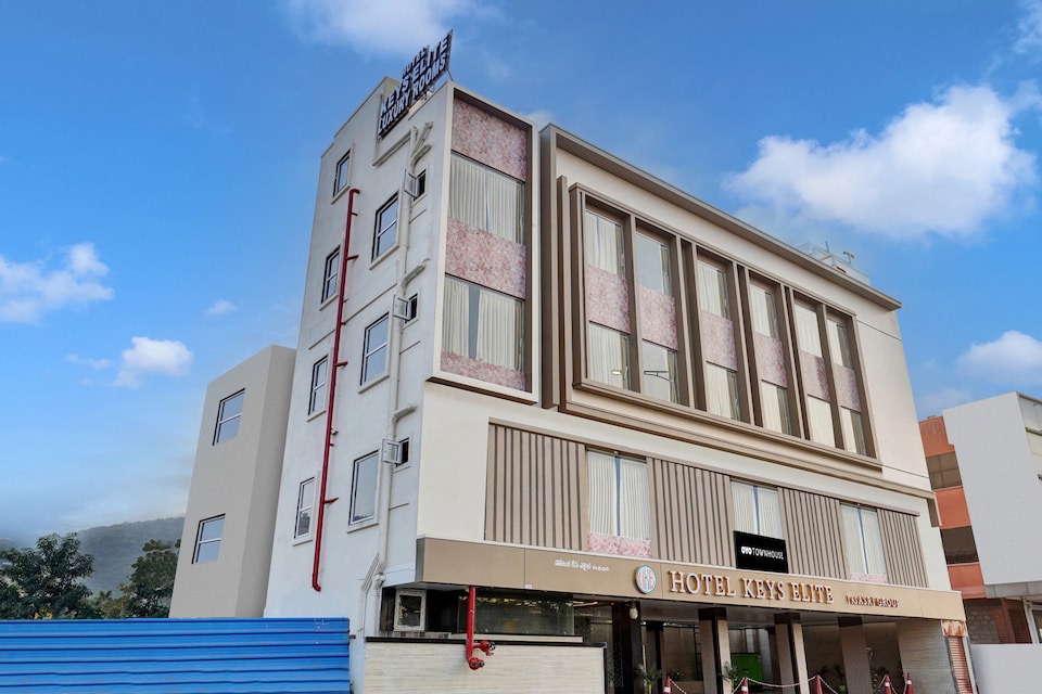 Super Collection O KEYS ELITE, Governorpet Vijayawada, Vijayawada