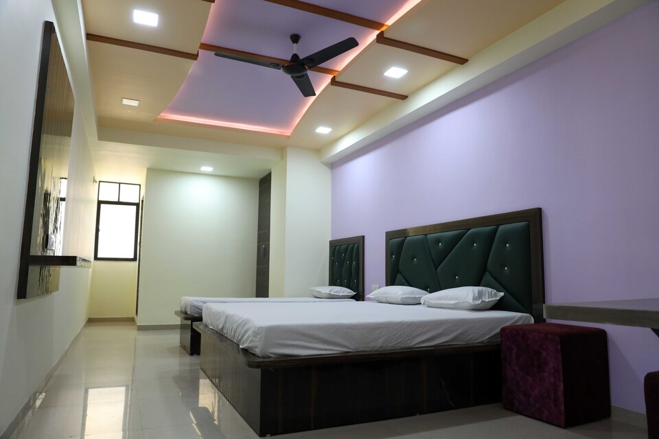 POP 80657E Hotel Ggc Inn, SG Highway Ahmedabad, Ahmedabad