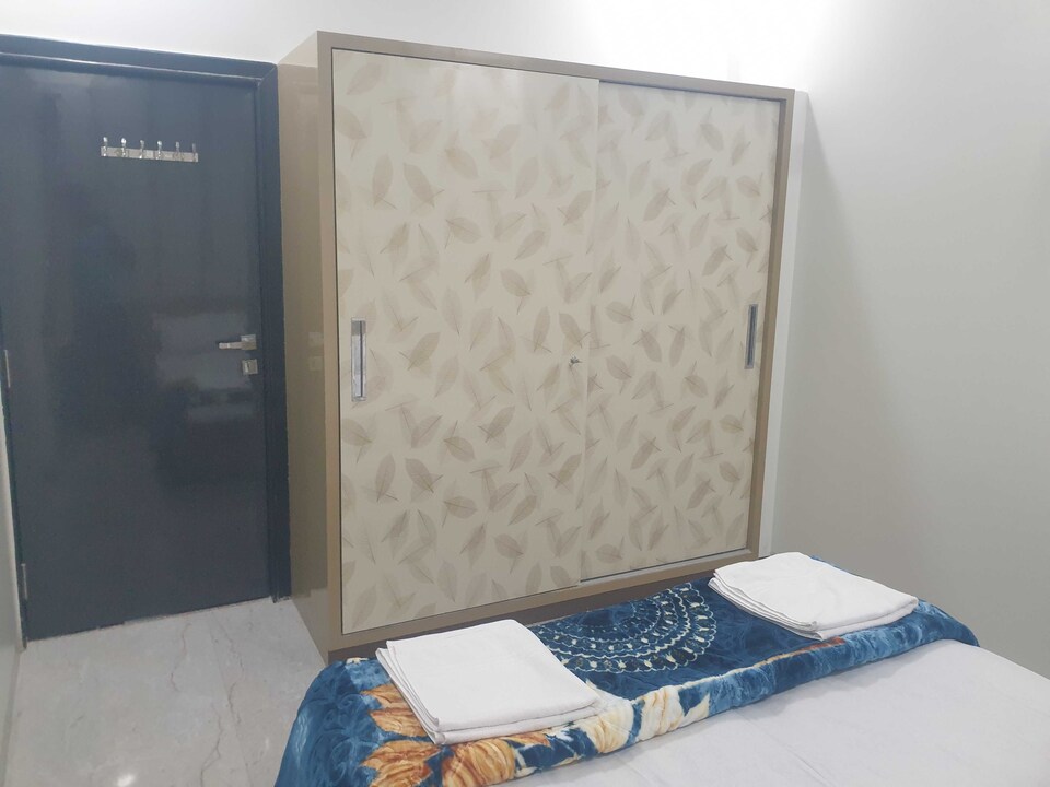 POP HOME 80660A Hotel Taj Bi Plaza, Aurangabad, Aurangabad