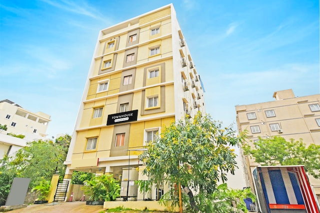 Super Townhouse Kondapur Near Botanical Garden Formerly RRR Inn