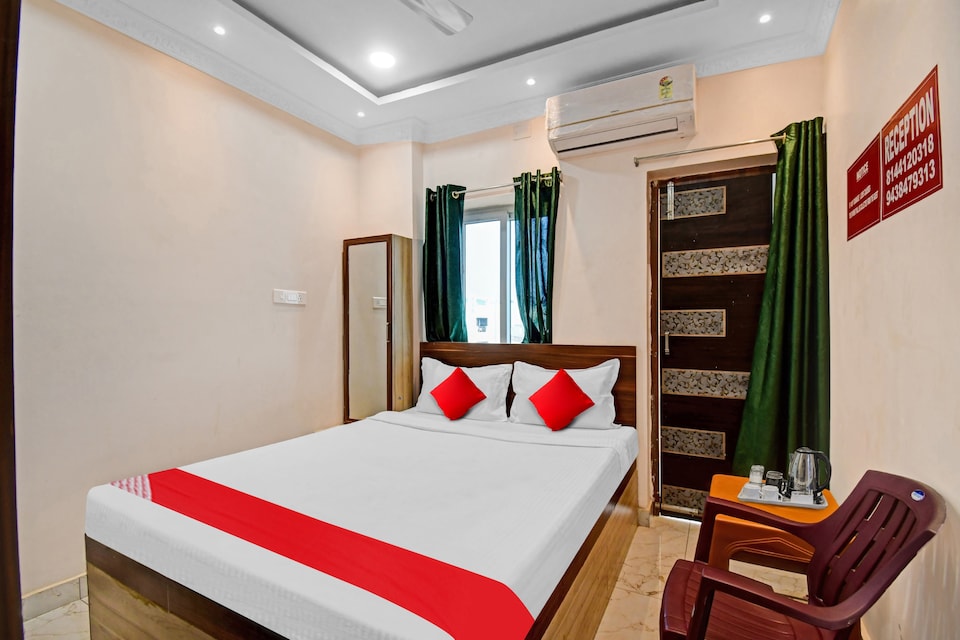 Hotel O GRAND MAMATA RESIDENCY Near By  Niladri Vihar Road, Chandrasekharpur, Bhubaneswar