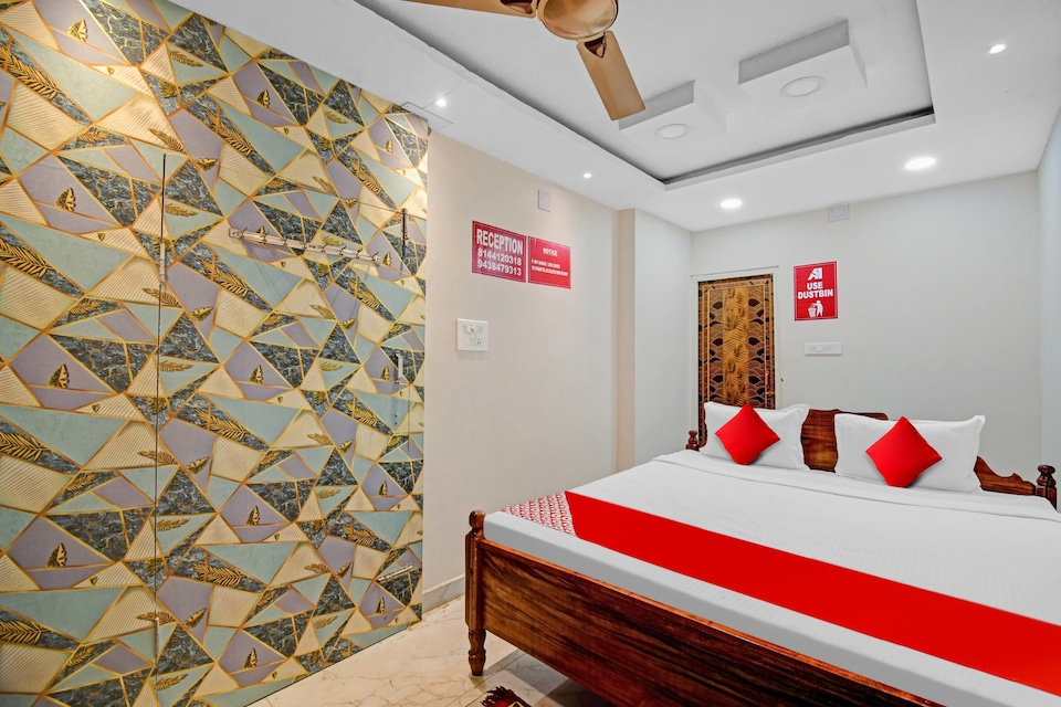 Hotel O GRAND MAMATA RESIDENCY Near By  Niladri Vihar Road, Chandrasekharpur, Bhubaneswar