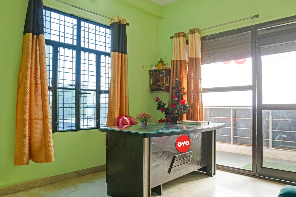 Flagship Hotel Kadambari, Jhusi, Prayagraj