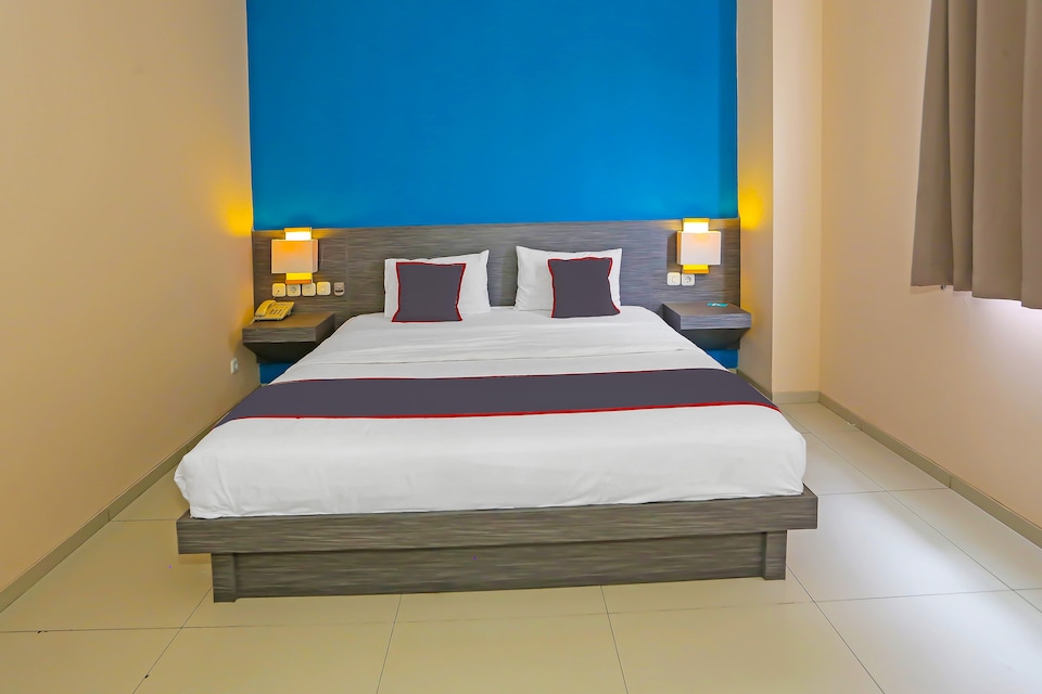 Super OYO Townhouse OAK Hotel Fiducia Pondok Gede, Kalimalang, Jakarta