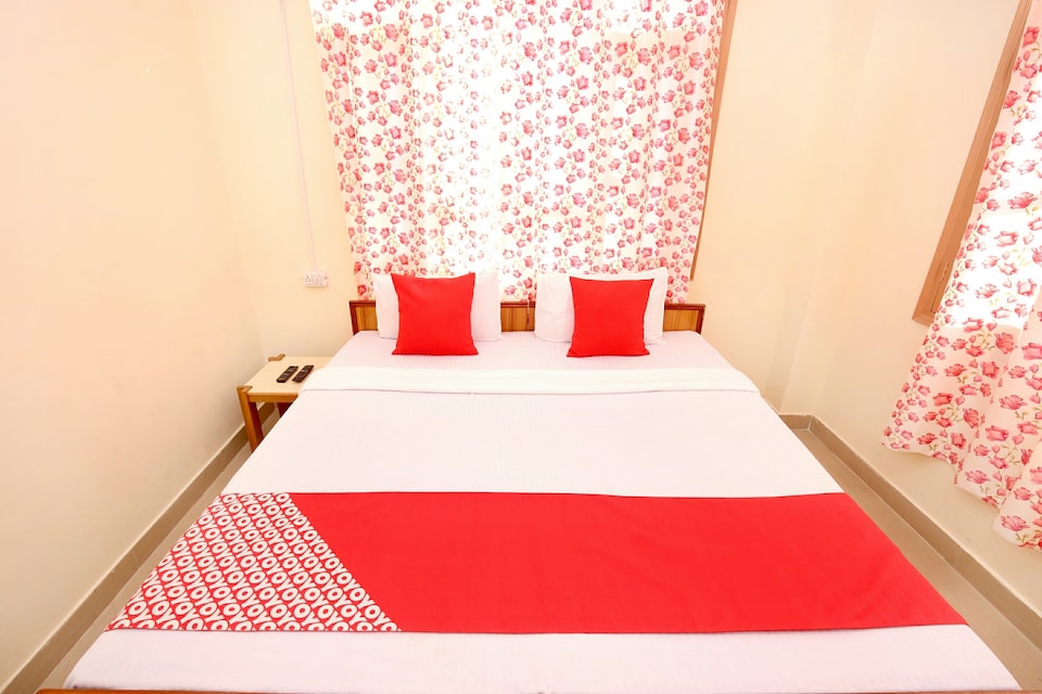 OYO Home 12718 Scenic Apartment, Bharari, Shimla