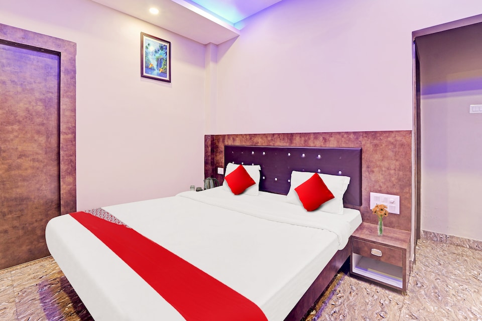 OYO 806755 Saharsh Hotel, Patna Station, Patna
