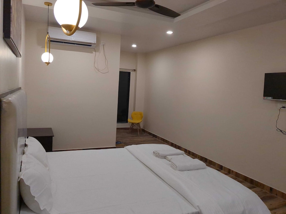 OYO The Royal Inn Hotels And Banquet, Balurghat, Balurghat