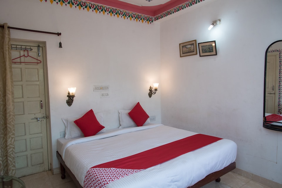 OYO 12726 Home Heritage Lake View Hanuman Ghat, Udaipur Central, Udaipur