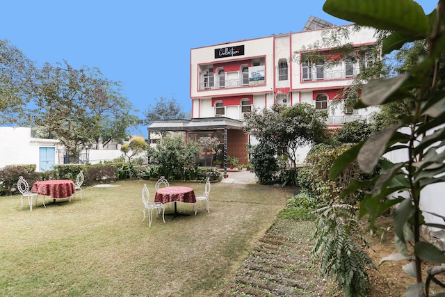 Collection O Hotel Doves Inn Near Leisure Valley Park