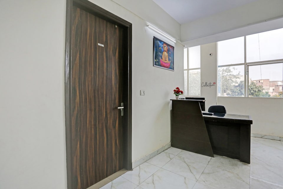 Hotel O Star Inn, Rajouri Garden Delhi, Delhi