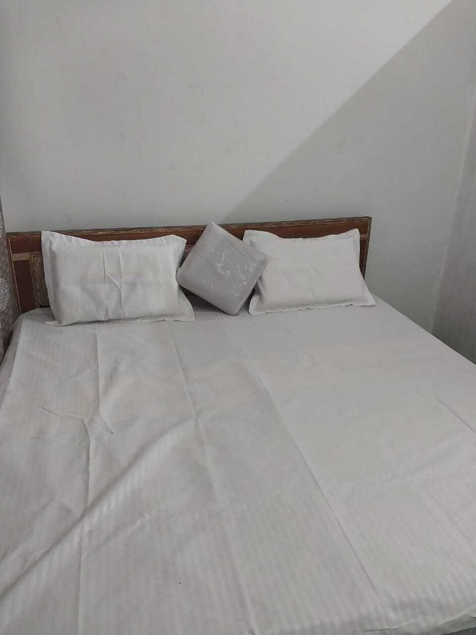 OYO Ganga Sweet And Family Restaurant, Hathras, Hathras