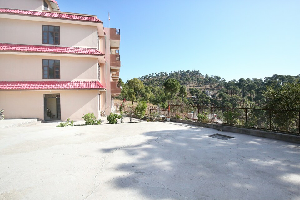 OYO Home 12734 Valley View Studio, Kasauli, Kasauli