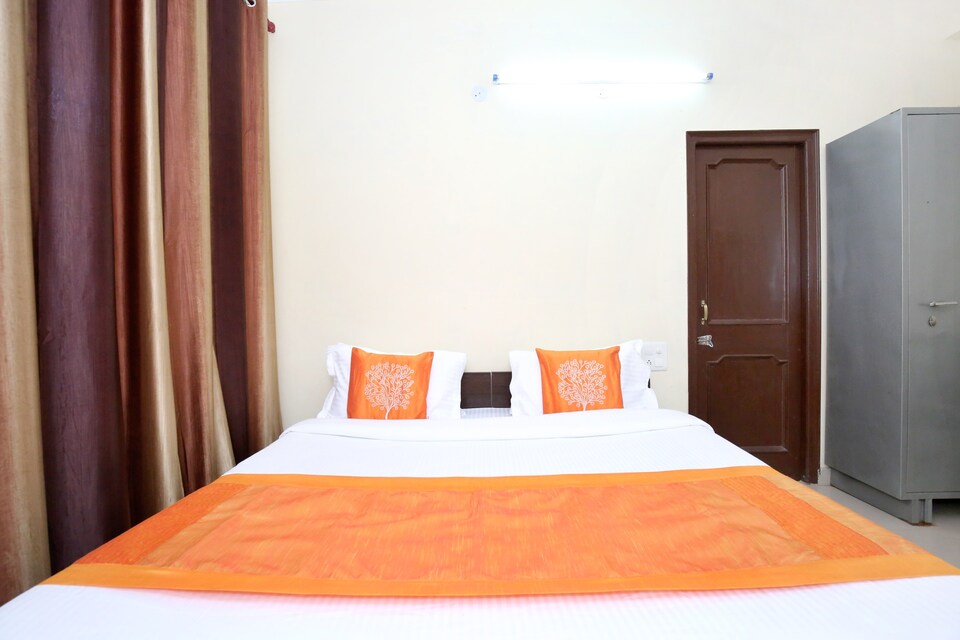 OYO Home 12734 Valley View Studio, Kasauli, Kasauli