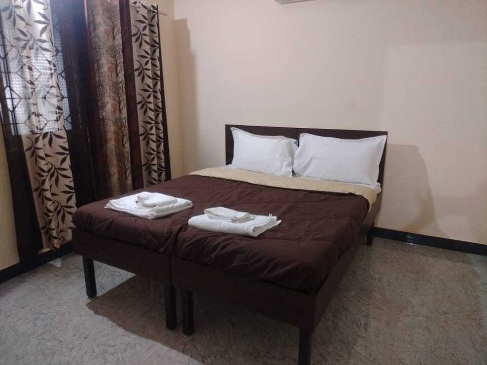 POP 80685E Shalom Homestay , Candolim, Goa